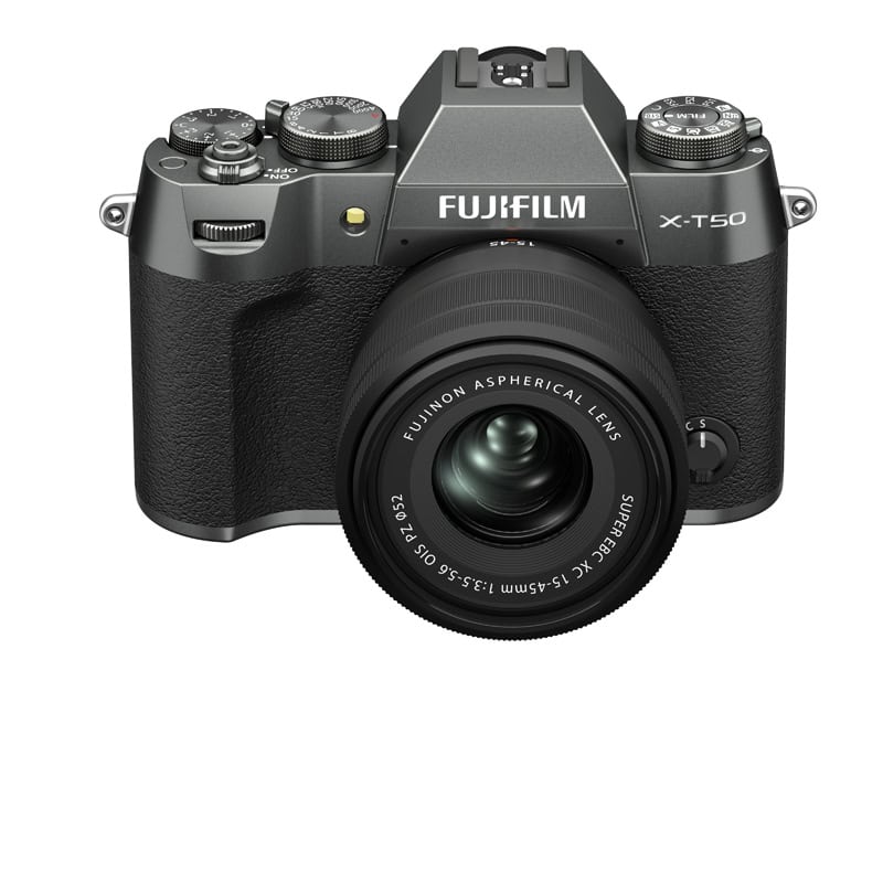 Fujifilm X-T50 Kamera mit 15-45mm Objektiv in Anthrazit grau.