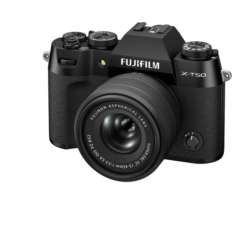 Fujifilm X-T50 Kamera mit 15-45mm Objektiv in Schwarz.